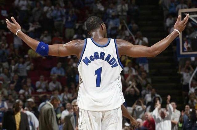 托尼：前锋不应在无意义的跑动上浪费精力，而是更专注于进球（托尼：前锋要减少无效跑动，把精力用在破门得分上）