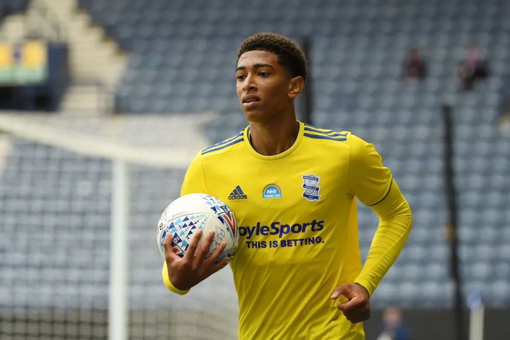 媒体人：华莱士竞技状态不佳离开新疆队，到队仅10天便离队