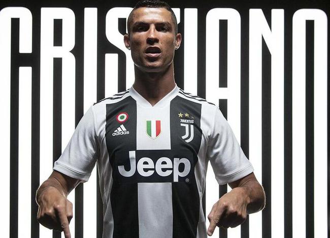 拜仁莱万梅开二度战胜门兴（莱万梅开二度助拜仁力克门兴）