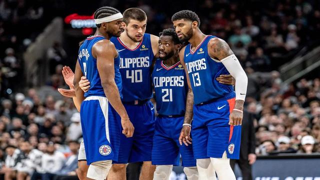 迪洛伦佐：赛后会和孔蒂复盘比赛；欧冠还有两轮还有机会晋级（迪洛伦佐：赛后将与孔蒂复盘比赛，欧冠剩两轮仍有出线希望）